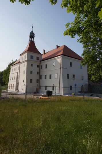 Mirošovice - zámek