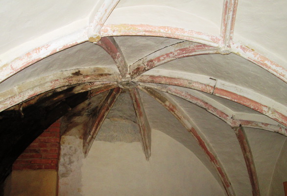 Bývalý špitální kostel ve Švihově - dochované klenutí v obytném pokoji.